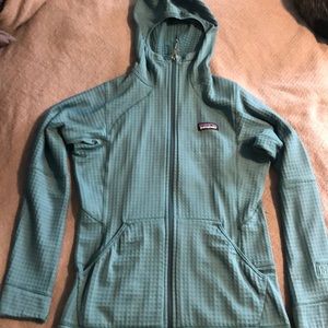 Patagonia womens R1 jacket